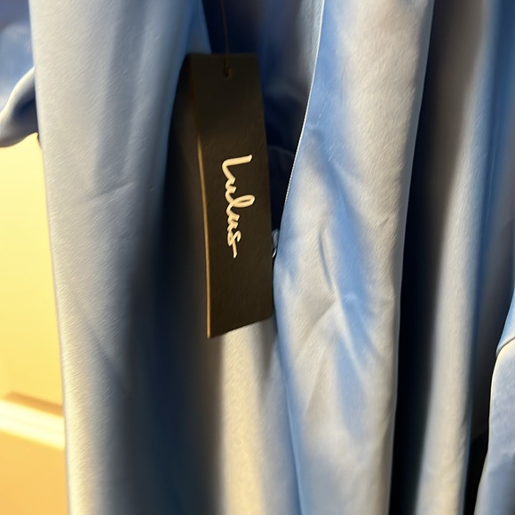 Lulu blue satin halter dress - Picture 8 of 9